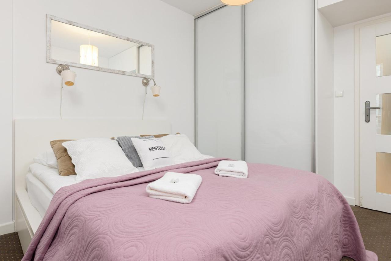 Apartment Siedmiogrodzka With Balcony & Parking Wola By Renters *