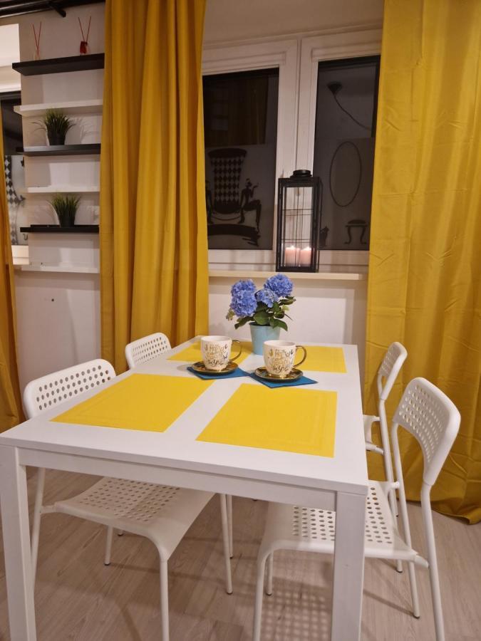Trzech Krzyzy Konopnickiej 3 *