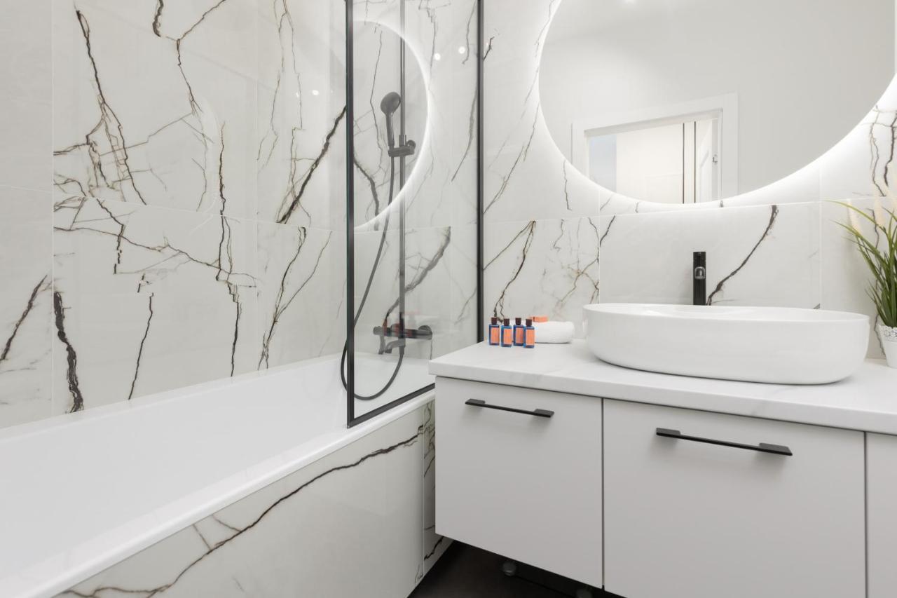 Apartment Luxury With Air-conditioning Guminska By Renters Prestige