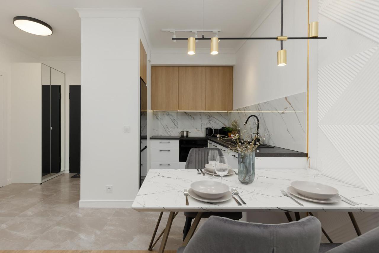 Apartment Luxury With Air-conditioning Guminska By Renters Prestige