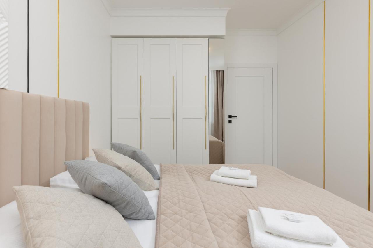 Luxury With Air-conditioning Guminska By Renters Prestige *