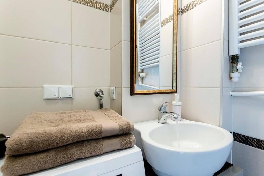 Krucza 17, Centrum Apartment Warsaw