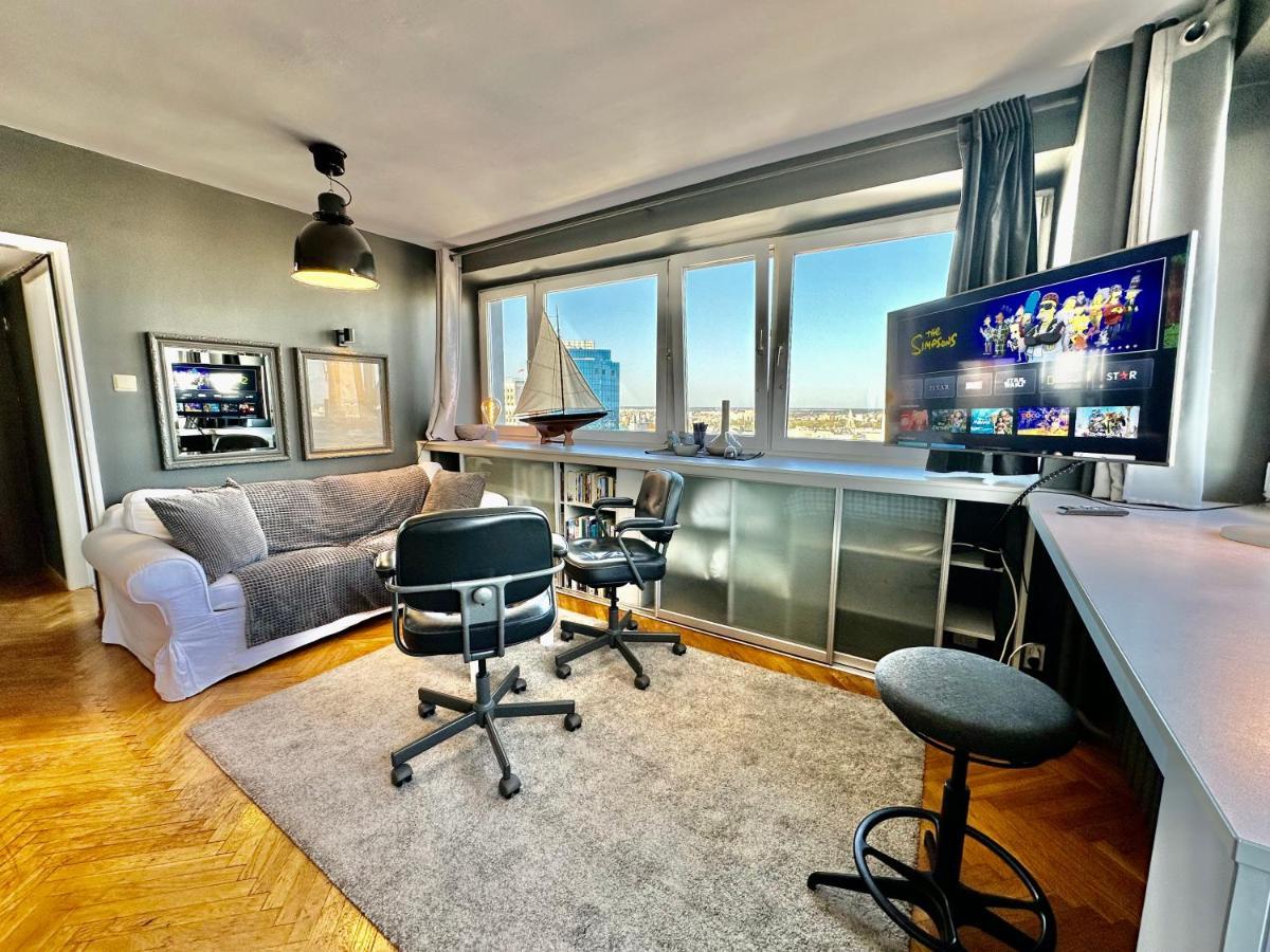 Grey Centrum Panorama: Smart With Fast Wi-fi Apartment Warsaw