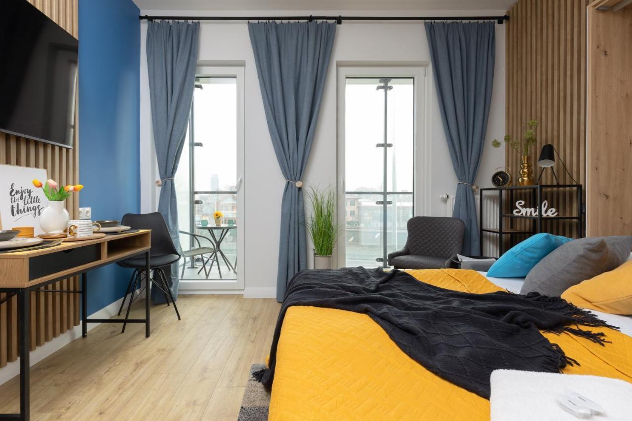 Business Kasprzaka With Parking By Renters Warschau