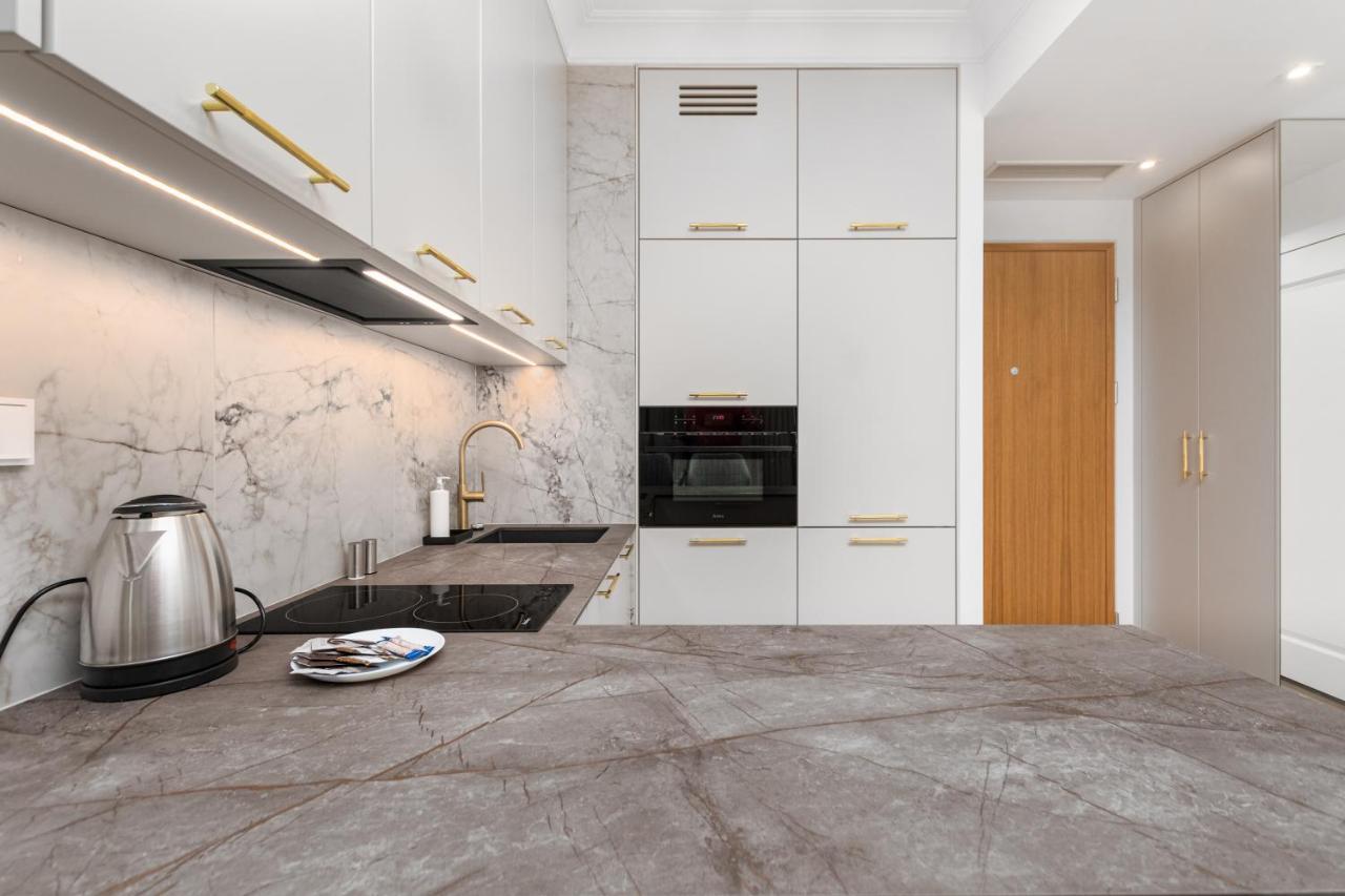 Apartment Aleja Solidarnosci 60b