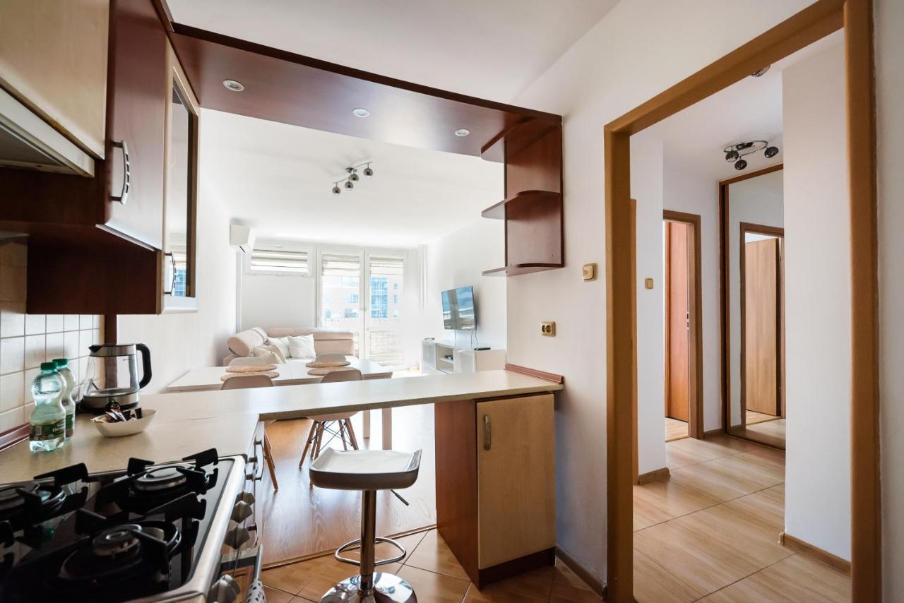 Rondo Onz Standard Apartment Warsaw
