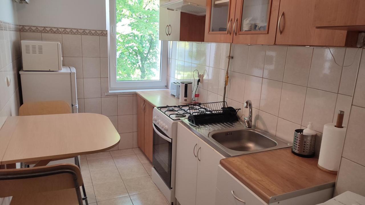 Centrum - Metro Rondo Onz Apartment *