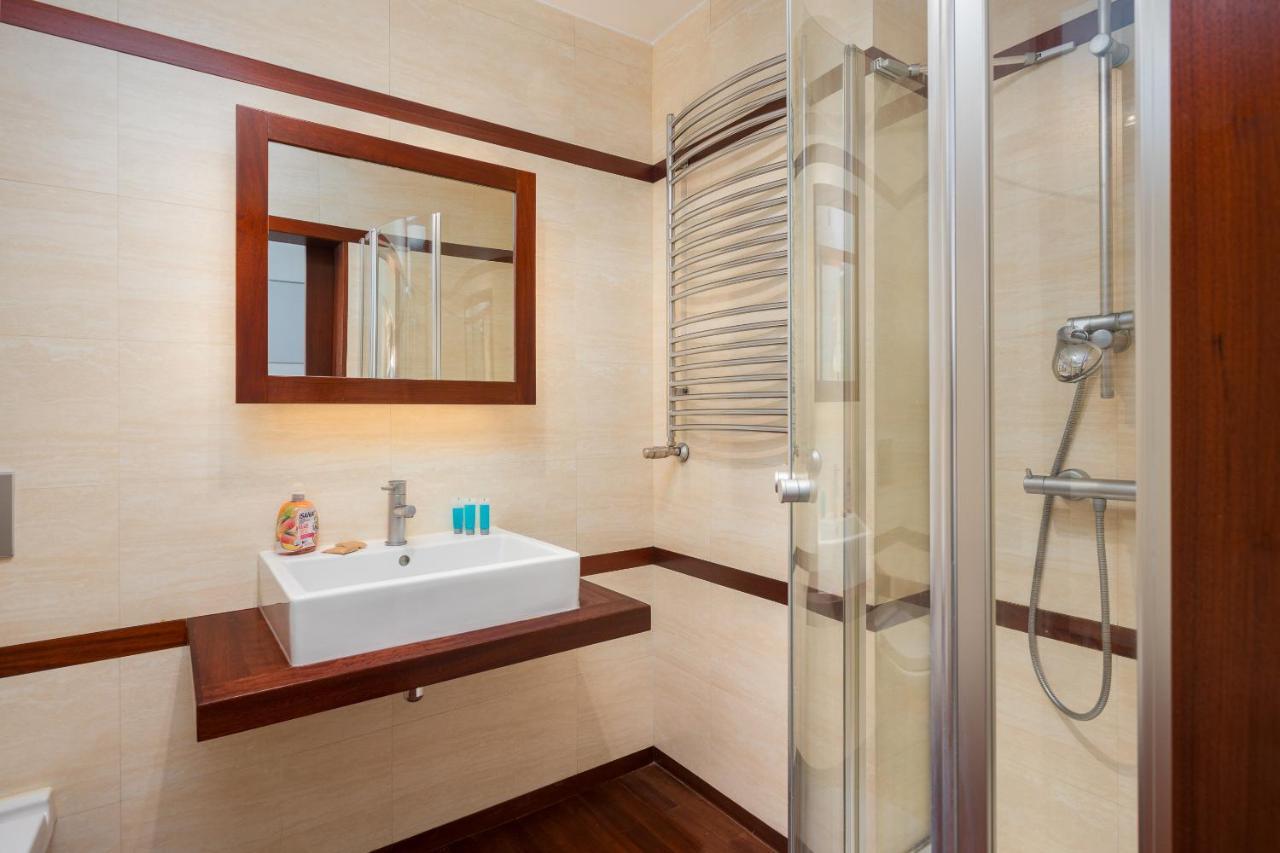 Wilcza Centre Studio Apartment Warsaw