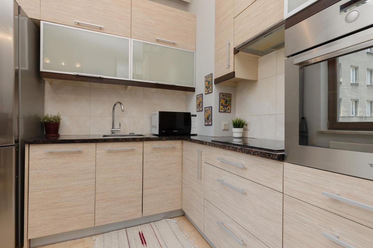 Comfy & Classy Near Cos Torwar By Renters