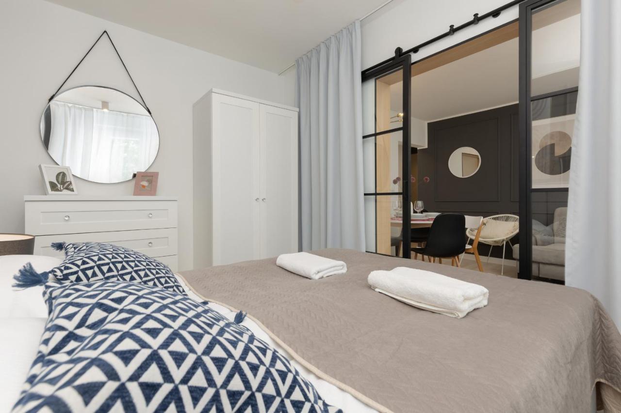 Pulawska Elegant Mokotow By Renters Apartament *
