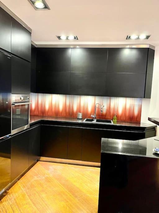 Ewen Shiraz Prime Warsaw