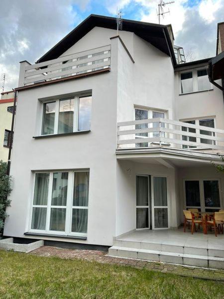 Kaskada Lomianska 33 Homestay Warsaw