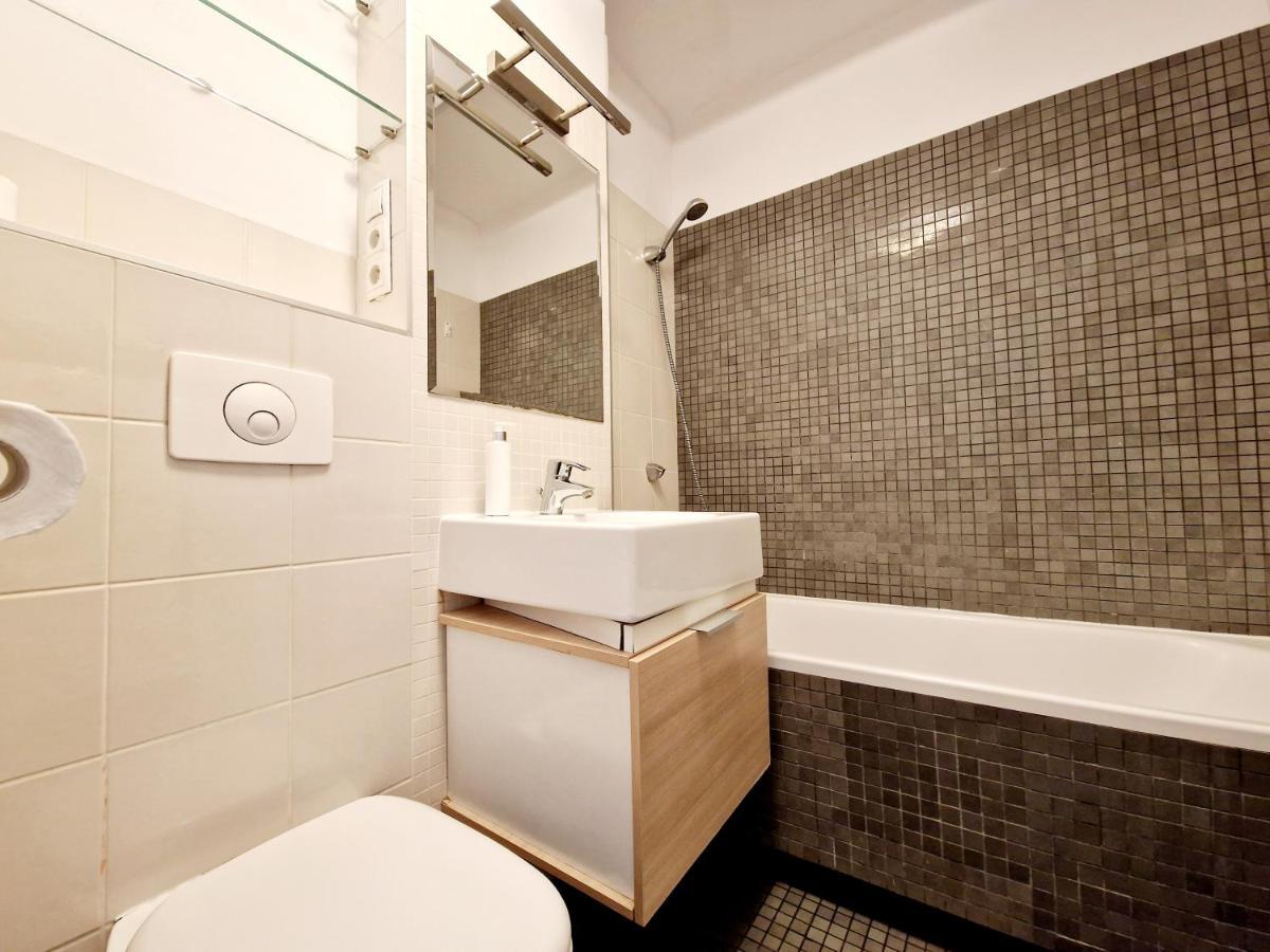 Apartment Center Subway Grzybowska 30m526 *