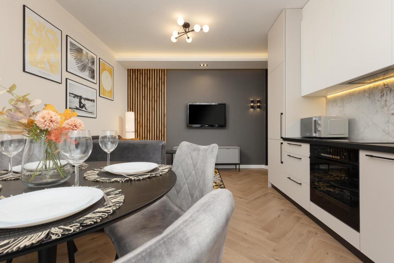Stunning Family Ursynow With Parking & Balcony By Renters Apartment Warsaw