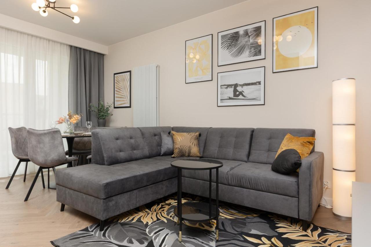 Stunning Family Ursynow With Parking & Balcony By Renters Apartment *