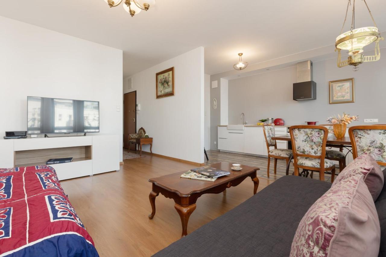 Spacious & Homely With Parking In Wilanow By Renters * Varsóvia