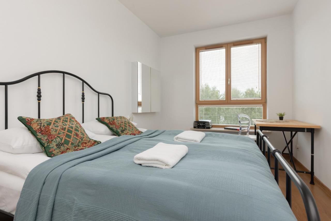 Spacious & Homely With Parking In Wilanow By Renters *