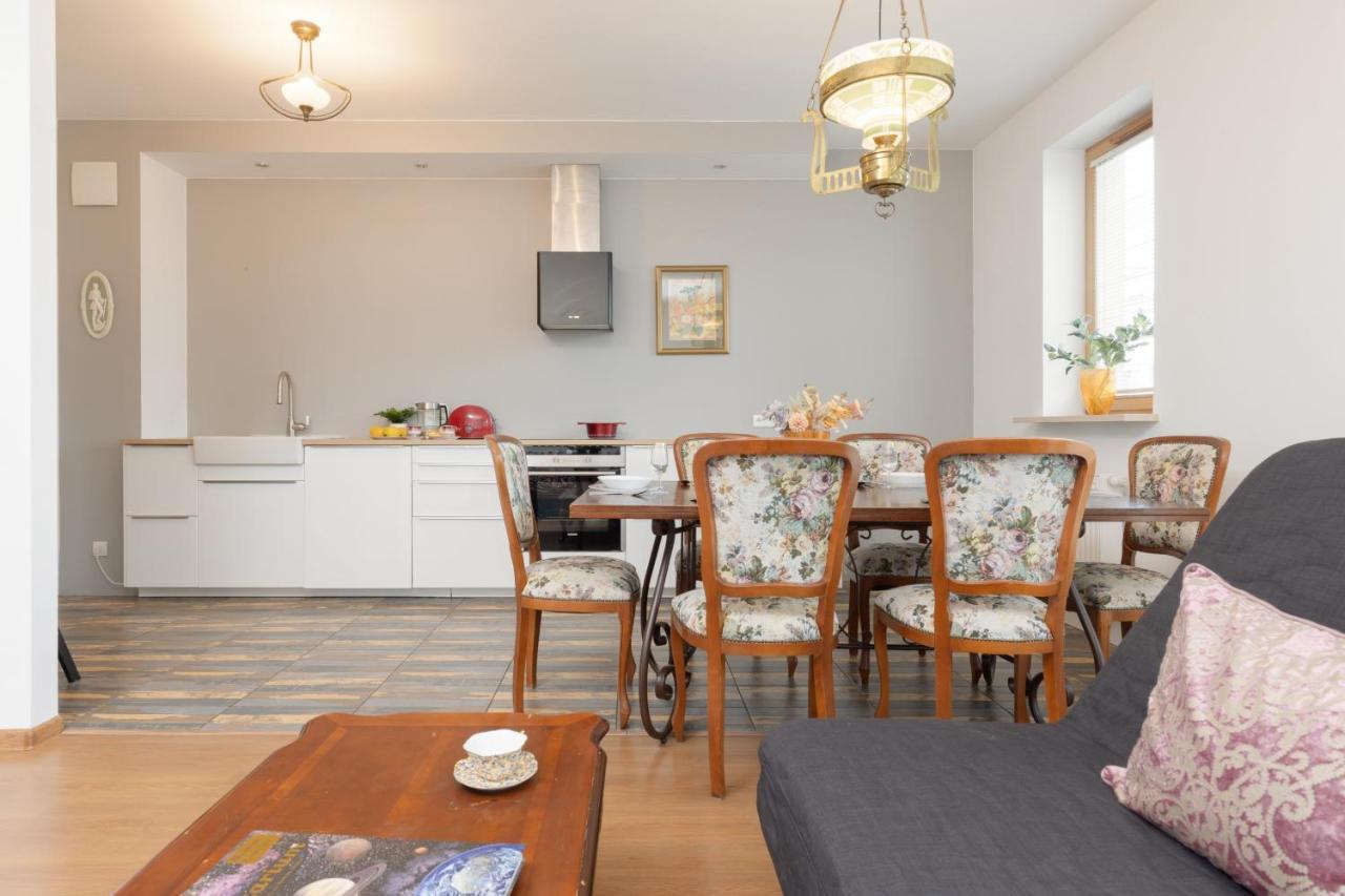 Apartamento Spacious & Homely With Parking In Wilanow By Renters