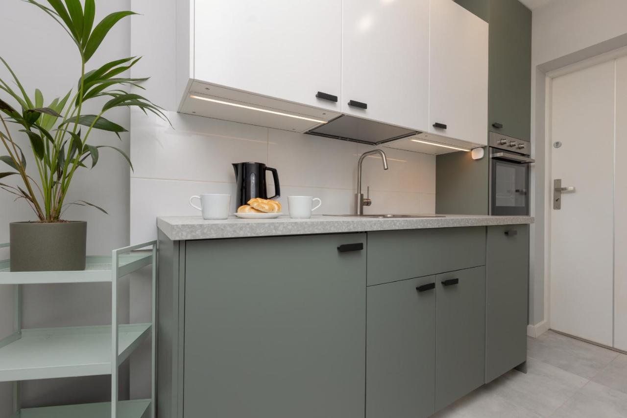 Cozy & Stylish Studio Ochota 1,5 Km To Zlote Tarasy By Renters Apartamento Varsóvia