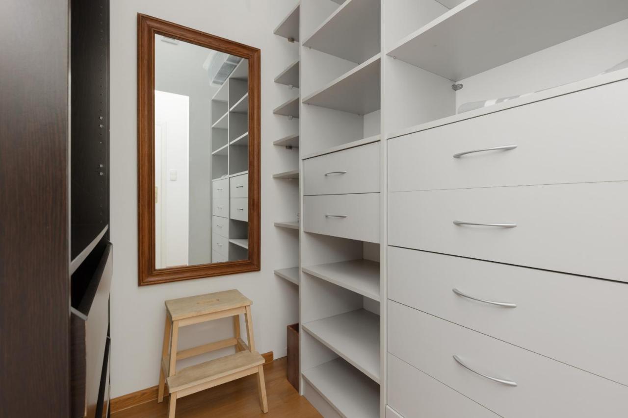 Apartamento Spacious & Homely With Parking In Wilanow By Renters *