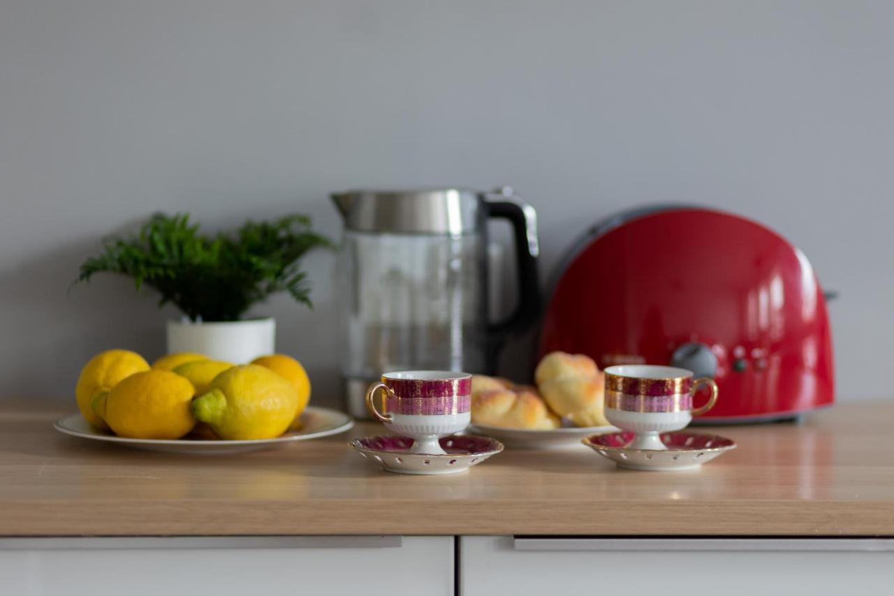 Spacious & Homely With Parking In Wilanow By Renters Varsóvia