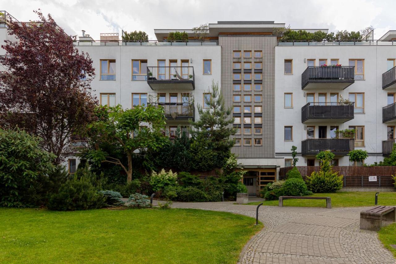 Spacious & Homely With Parking In Wilanow By Renters Apartamento