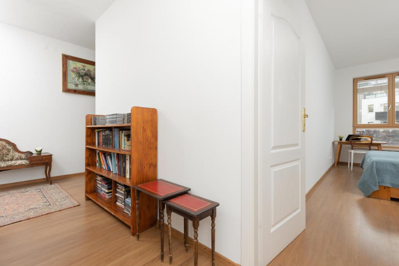 Spacious & Homely With Parking In Wilanow By Renters Apartamento Varsóvia