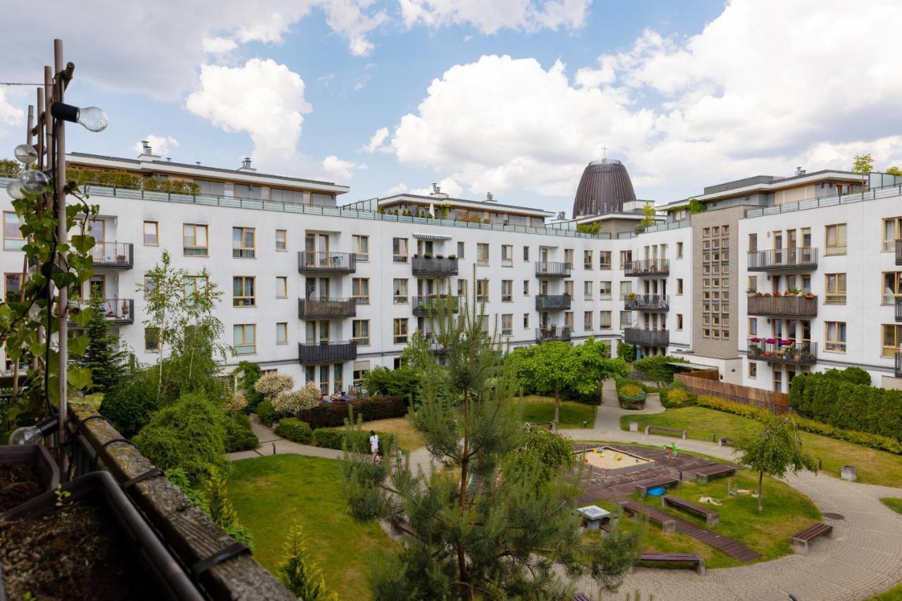Spacious & Homely With Parking In Wilanow By Renters *
