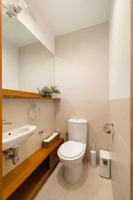 Chmielna Center With Bath Apartment