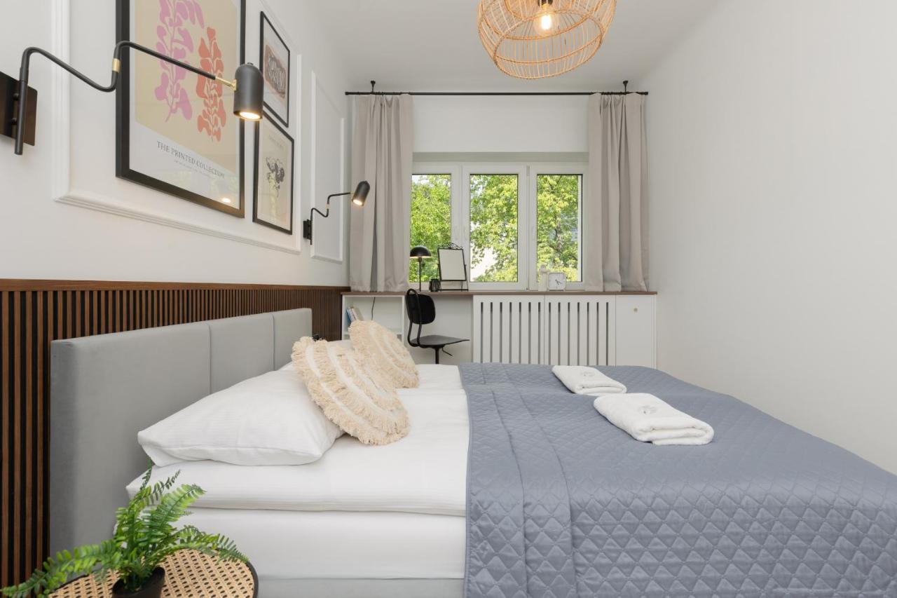 Stylish Nowolipie Close To Old Town Square By Renters Apartment *