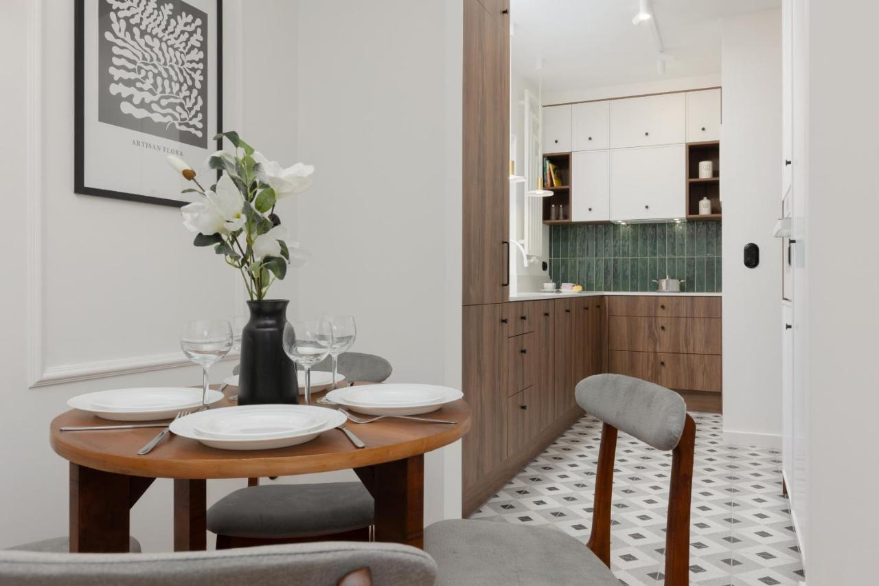 Stylish Nowolipie Close To Old Town Square By Renters Warsaw