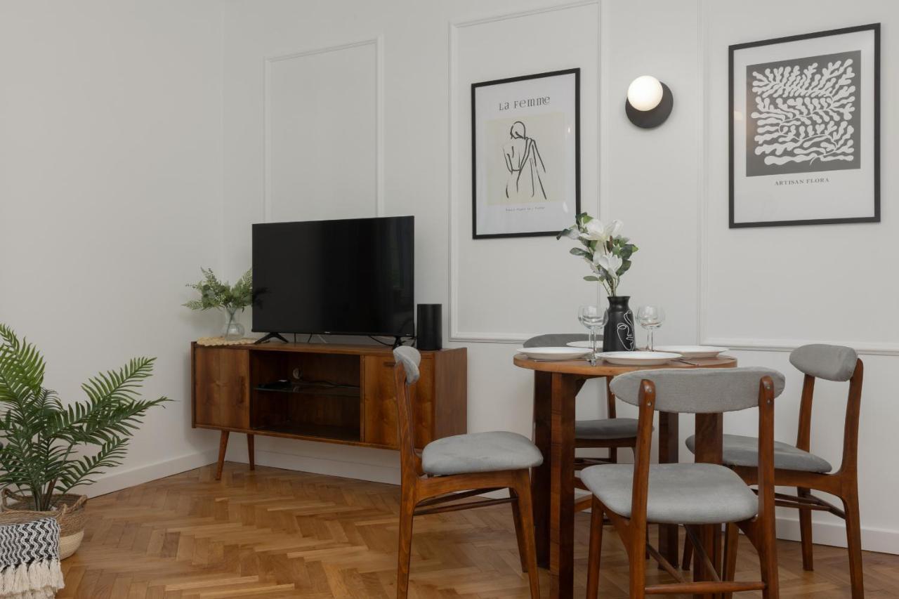 Stylish Nowolipie Close To Old Town Square By Renters Warsaw