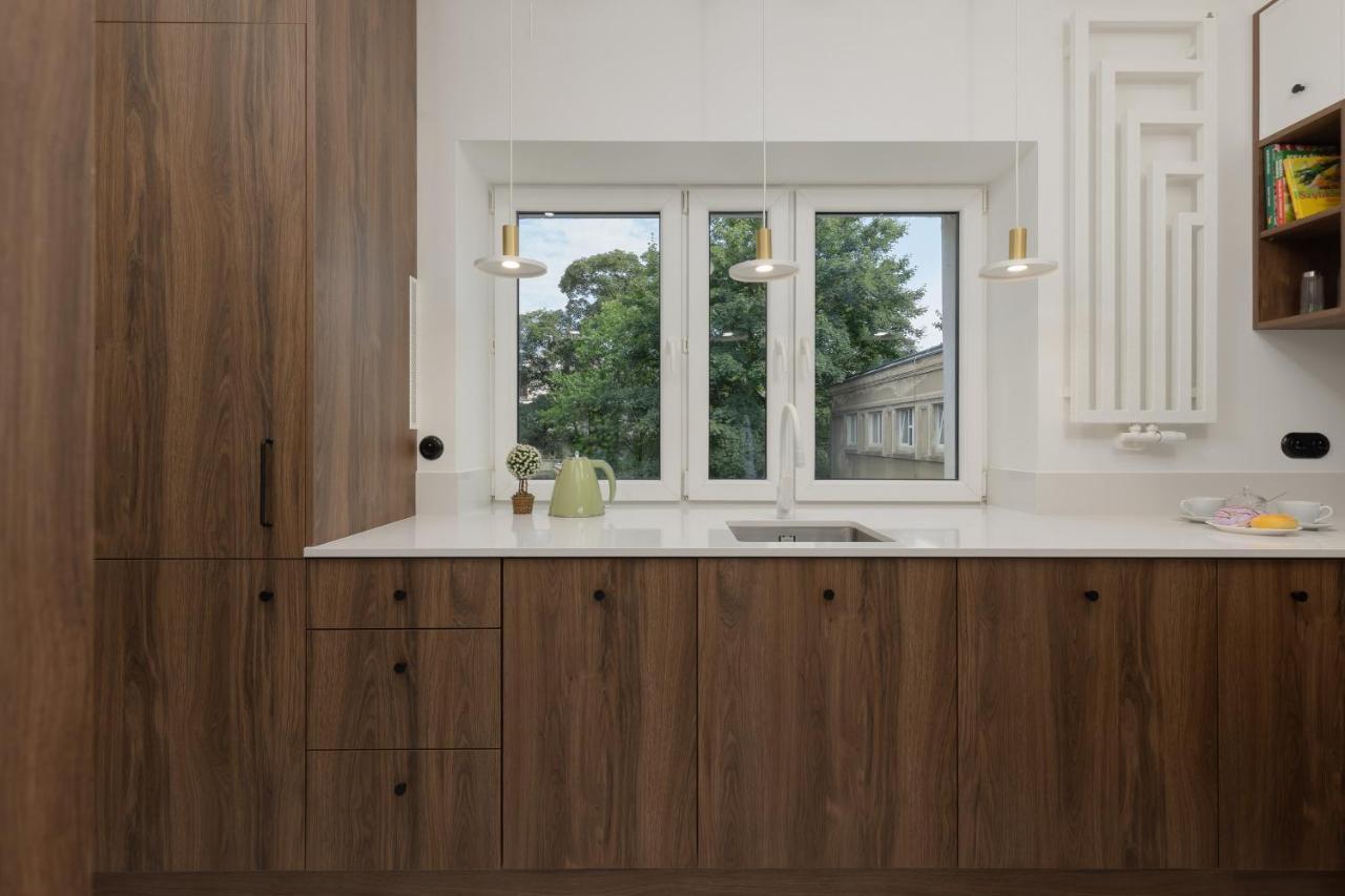 Stylish Nowolipie Close To Old Town Square By Renters Apartment