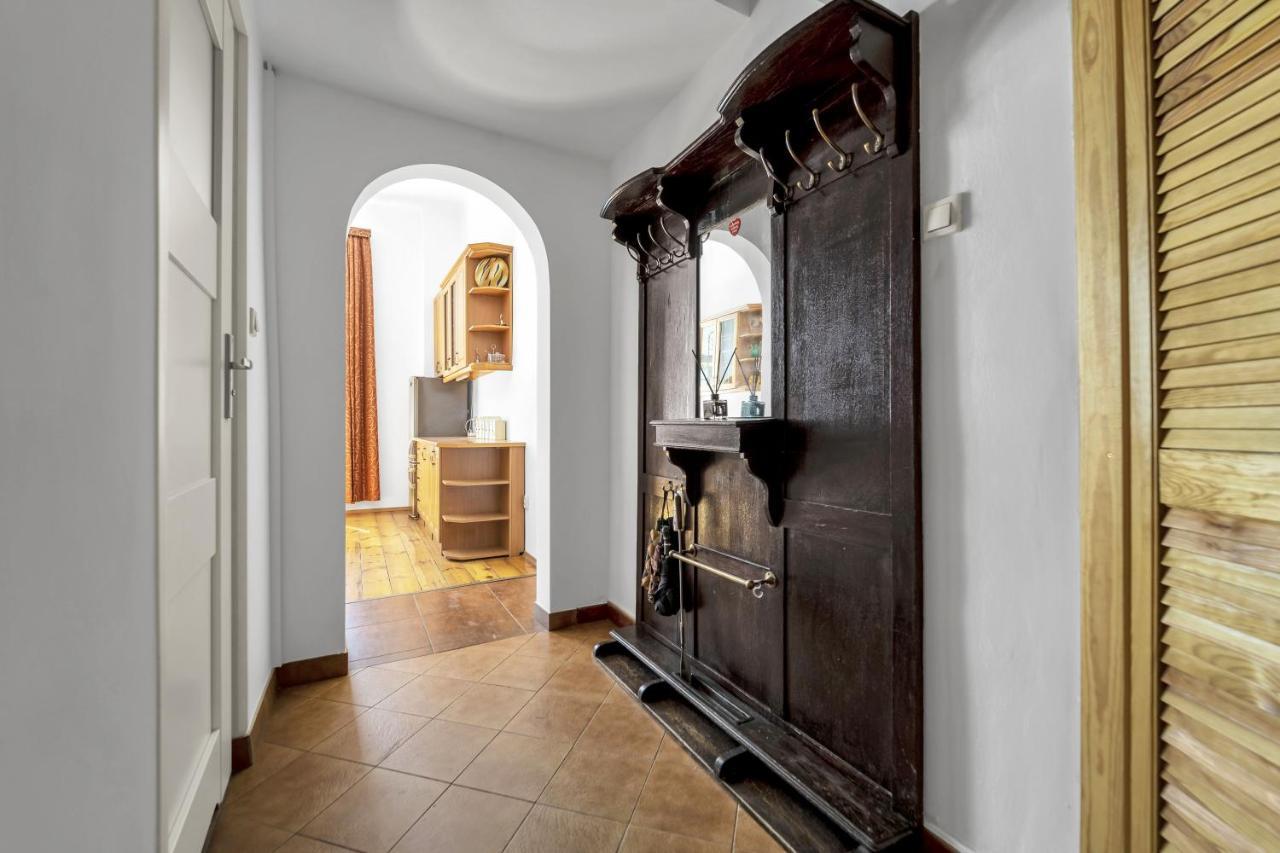 Plac Zbawiciela Spacious - Location, Metro 200m, 53m2 - By Rentujemy Apartment