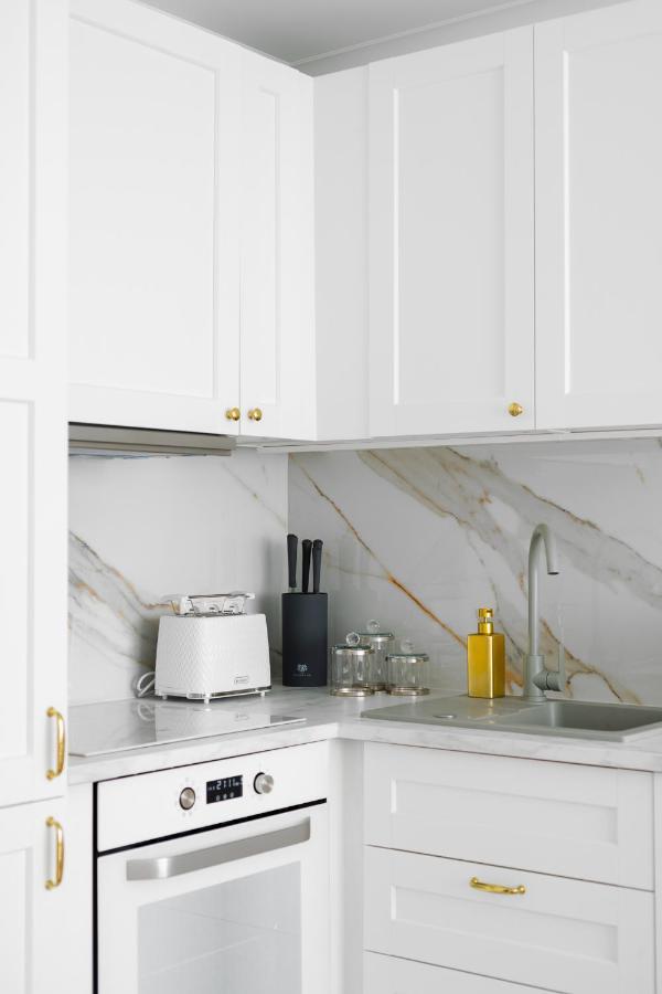 Glam & Modern By Cooee