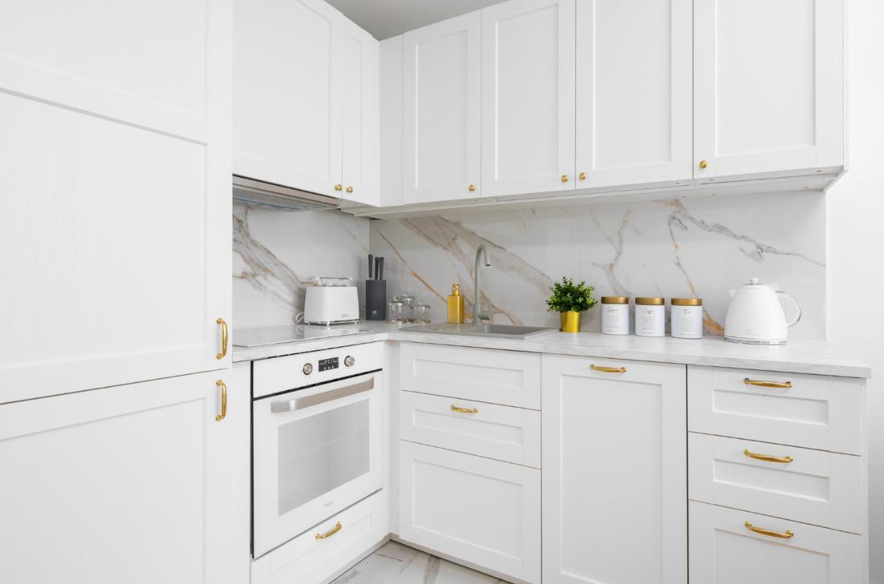 Glam & Modern By Cooee Apartment *