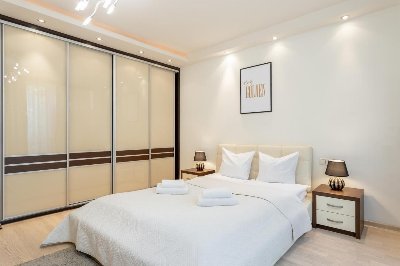 Golden - Location - Grzybowska 5 Apartment Warsaw