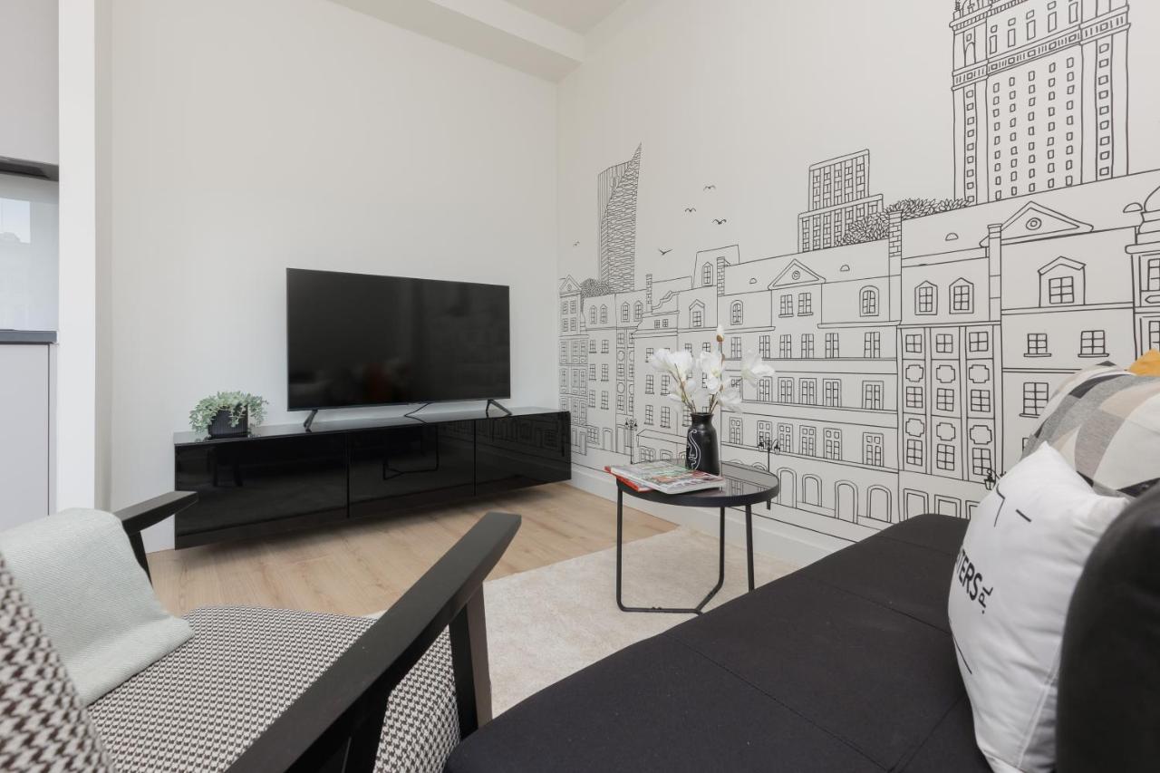 Amazing Spacious In Center By Renters Apartament