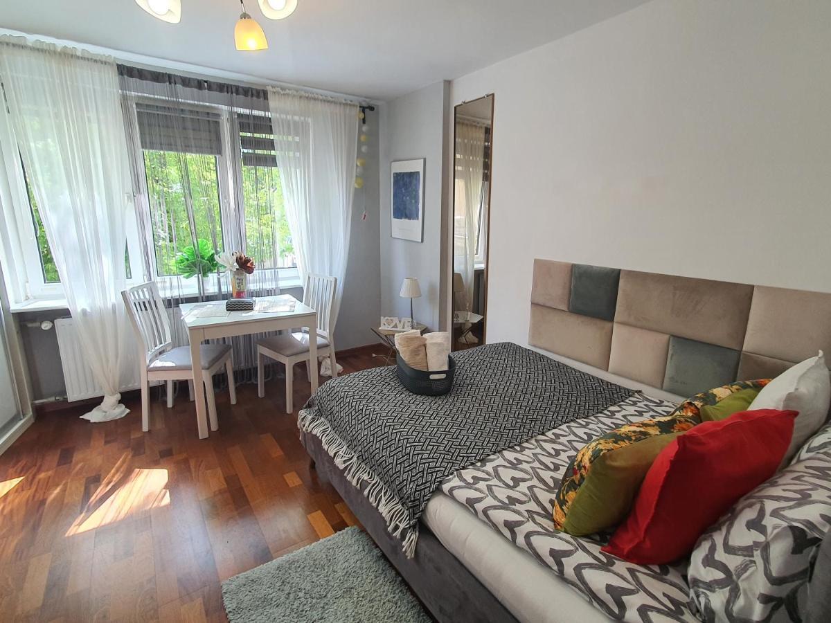 Apartament Centrumtwardastreetcentralstation 10min Wi-fi 1,2gb Sek *