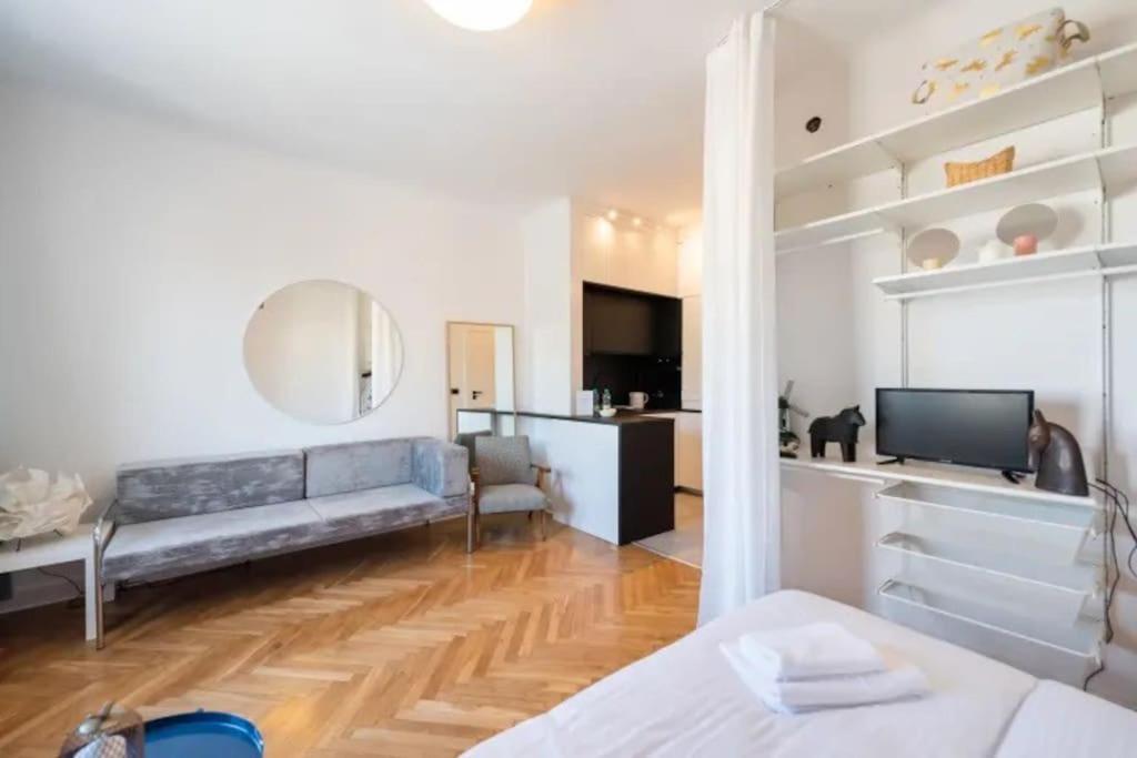 Cutest With Location Apartment