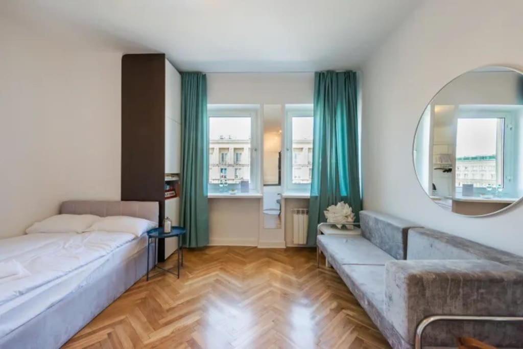 Apartment Cutest With Location *