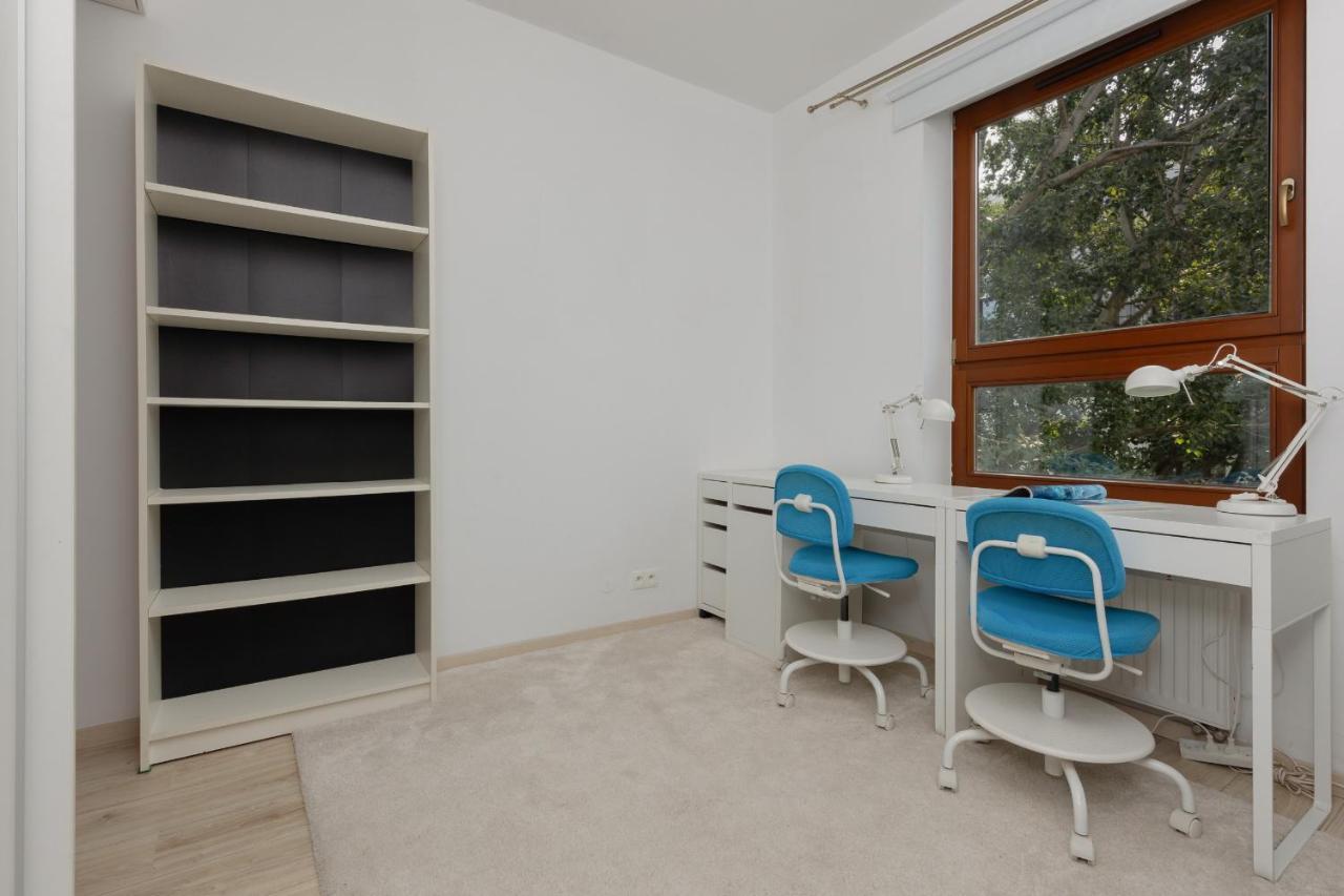 Apartamento Spacious Family With Parking & Balcony In Warsaw, Bielany By Renters *