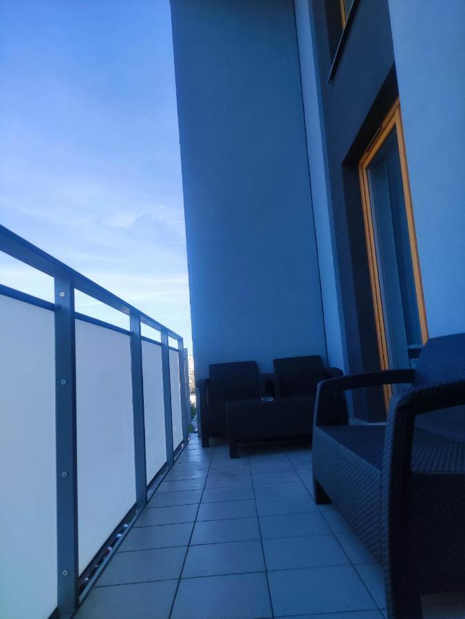 Apartament Metro Targowek 27 *