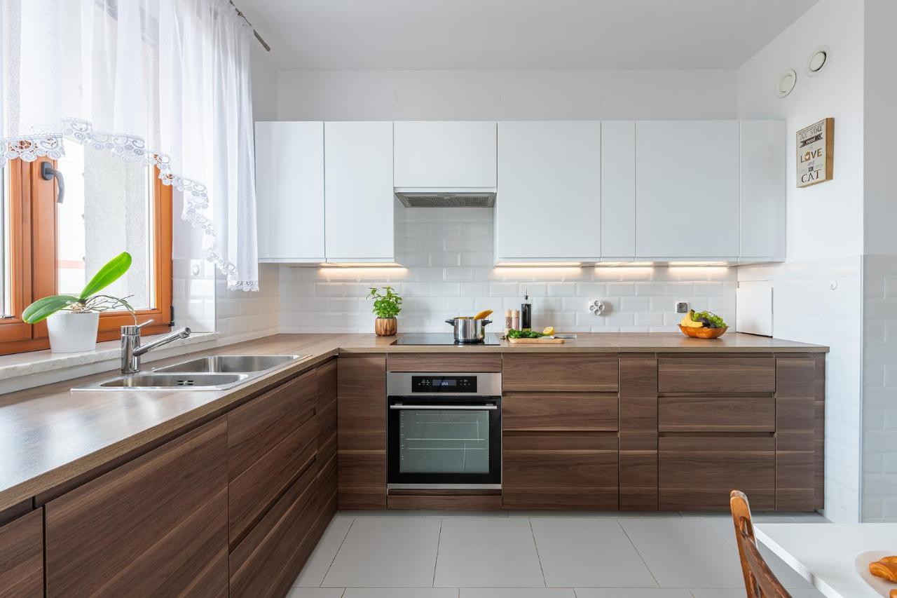 ~comfortify~ Kingsize Bed, A/c, Wifi, Skylineview Apartment *