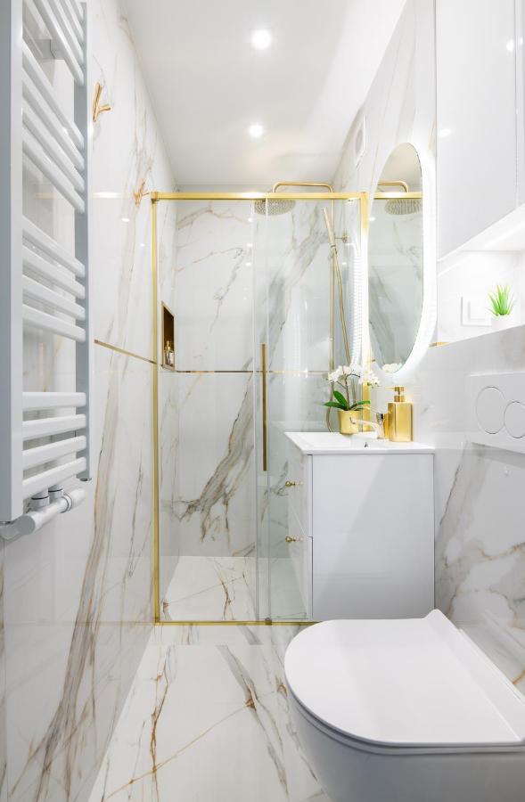 Glam & Modern By Cooee *