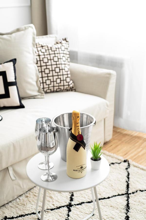 Apartment Glam & Modern By Cooee Warschau