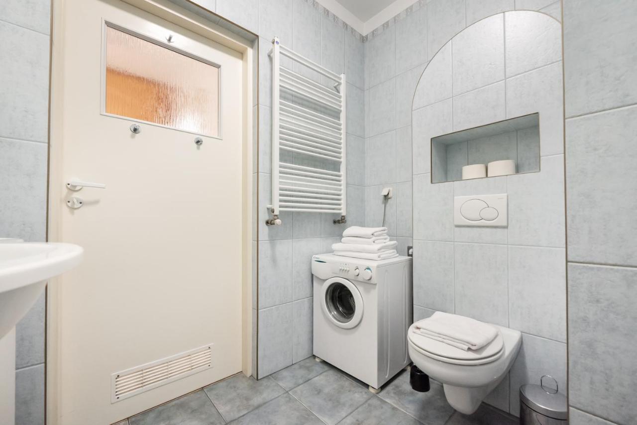 Rondo Szendzielarza Standard Apartment *