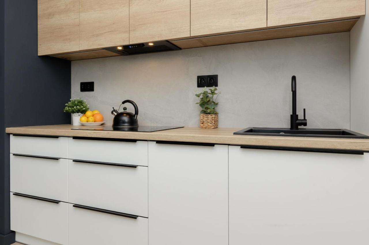 Apartment Apartament Jutrzenki Wlochy By Renters Warsaw