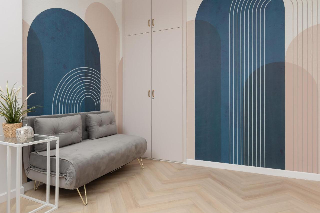 Art Deco Old Town By Renters
