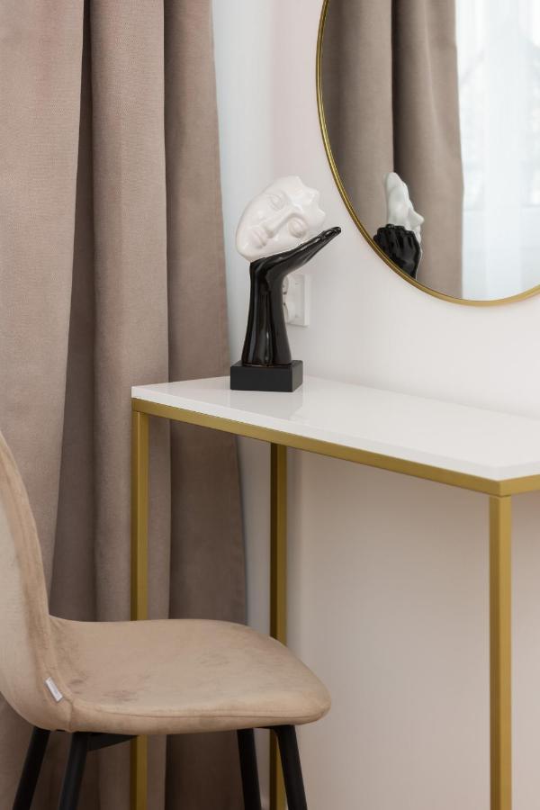 Stylish With Parking By Renters Prestige Warsaw